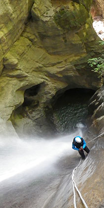 Le canyon d'Angon encadré par un guide de haute montagne